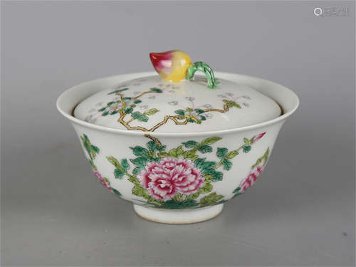 Chinese famille rose porcelain bowl with lid, Qianlong