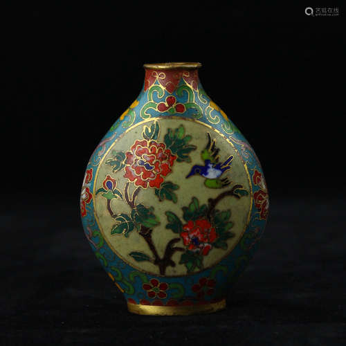 Chinese cloisonne snuff bottle.