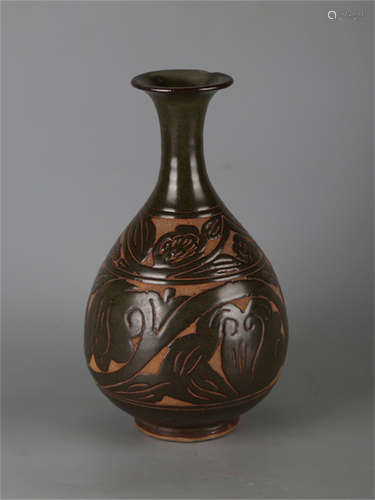 Chinese black glaze pottery vase.