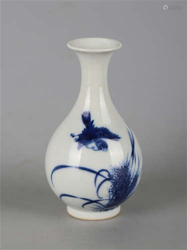 Chinese blue and white porcelain vase, mark on the