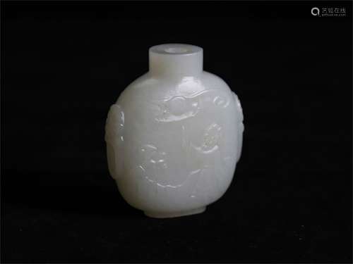 Chinese carved jade snuff bottle.