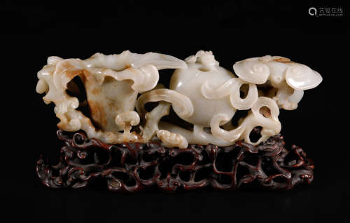 Qing Hetian Jade ‘Dragon And Ganoderma’