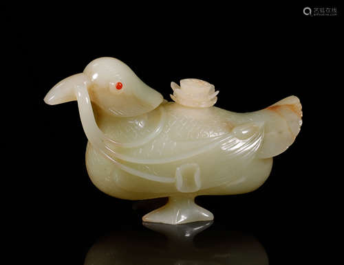 Liao Hetian Carving of Bird Covered Box