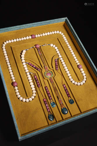 17-19TH CENTURY, A STRING OF CEREMONIAL PEARLS, QING DYNASTY
