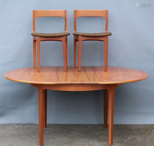 A Retro Nathtan Teak Extending Dining Table