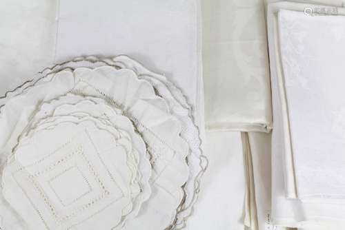 A Quantity of Vintage Linen