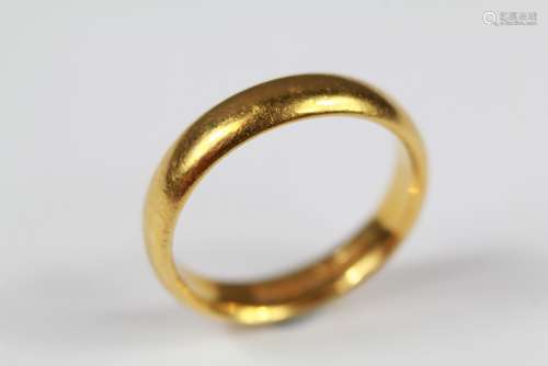 22ct Gold Wedding Band size M, approx 5