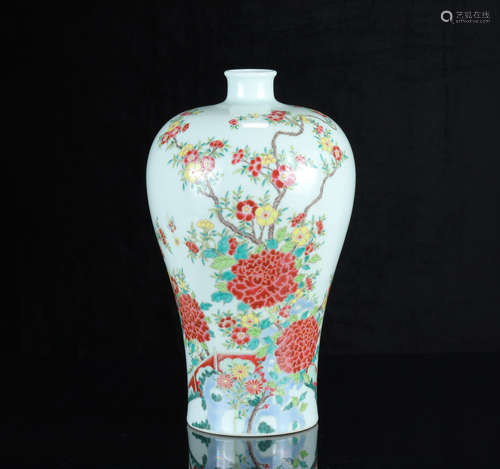 Qing Famille Rose 'Flower' Vase