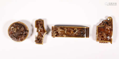 Set Han Gold-Inlaid Jade Carved Dragon Décor