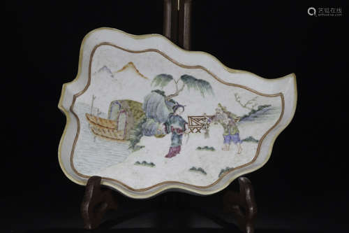 A FAMILLE ROSE CHARACTER STORY PATTERN PLATE