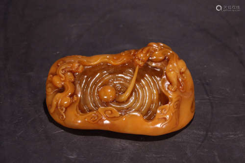 A TIANHUANG STONE CARVED DRAGON SHAPED PEN WASHER
