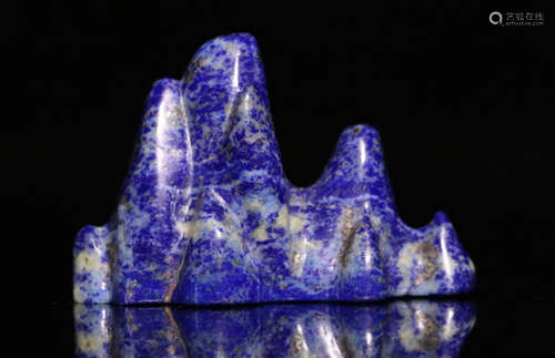 A LAZULI STONE CARVED MOUNTAIN SHAPED PEN PENDANT