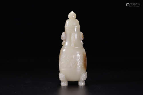 A HETIAN JADE CARVED DOUBLE EAR VASE