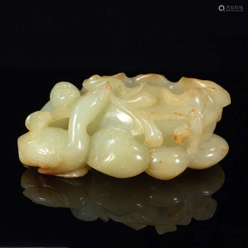 A HETIAN JADE CARVED LOTUS SHAPED PEN WASHER