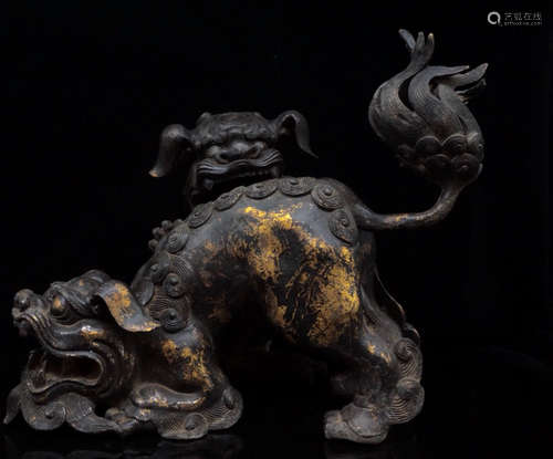 A GILT BRONZE CASTED LION SHAPED CENSER