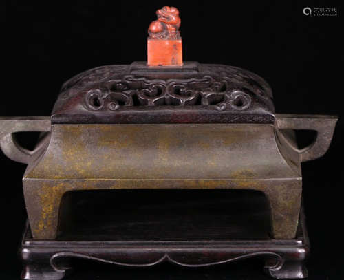 A BRONZE CASTED DOUBLE EAR SQUARE CENSER