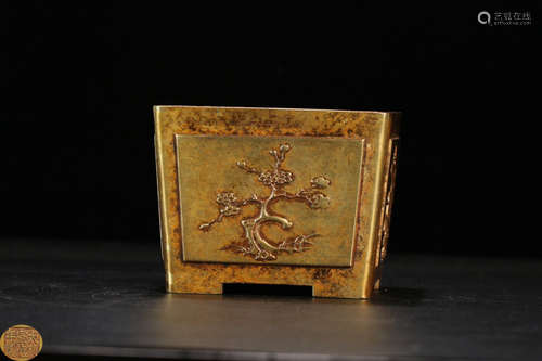 A GILT BRONZE CASTED FLORAL PATTERN SQUARE CENSER