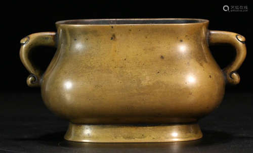 A BRONZE CASTED DOUBLE EAR CENSER