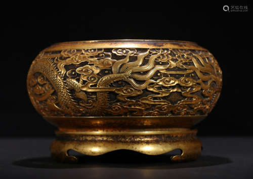 A XUANDE MARK DOUBLE DRAGON PLAY BRONZE CENSER GILDED WITH GOLD