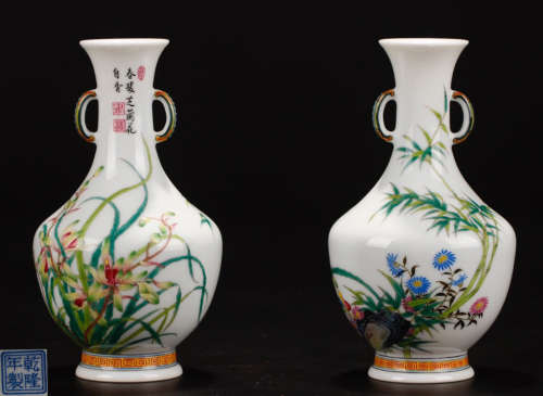 AN ENAMELED PORCELAIN PAINTED FLORAL PATTERN VASE