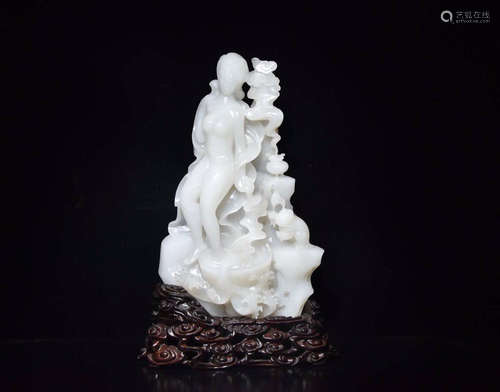 A HETIAN JADE LADY FIGURE ORNAMENT