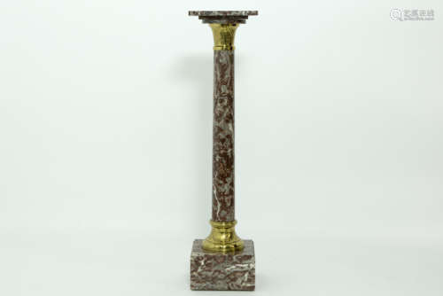 Antieke piédestalle in rode marmer en brons - hoogte : 112 cm - - antique [...]