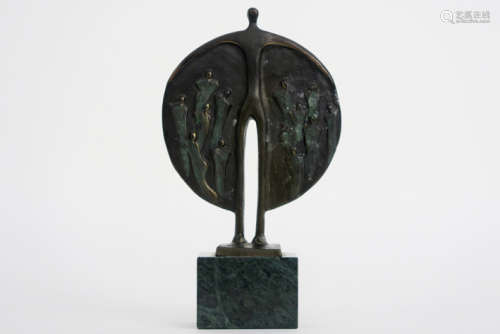 AMMERLAAN - VAN NIEKERK CORRY (° 1947) sculptuur in brons met een compositie met [...]