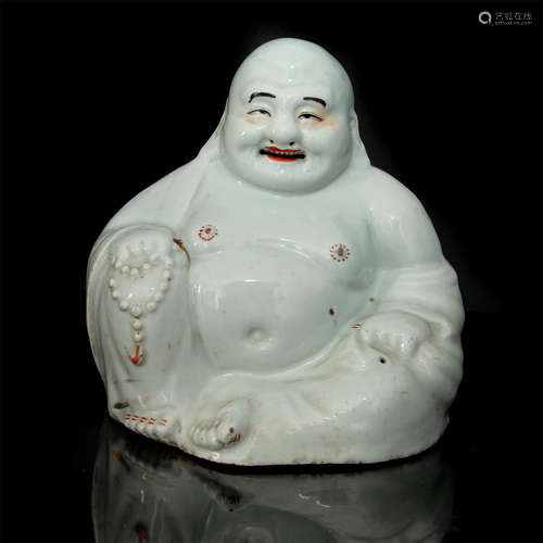 CHINESE SEATED SMILING PORCELAIN BUDDHA