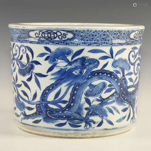 CHINESE BLUE ON WHITE PORCELAIN JARDINIERE WITH DRAGONS