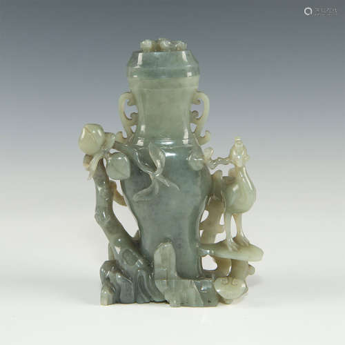 19TH CENTURY CHINESE CARVED GREEN CELADON JADE VASE WITH LID