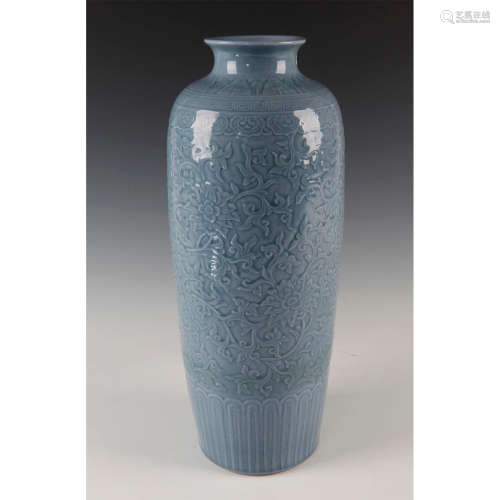 CLAIR DE LUNE CHINESE PORCELAIN VASE