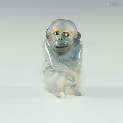 MONKEY SEATED, ARMS FOLDED (HN118) BY ROYAL DOULTON