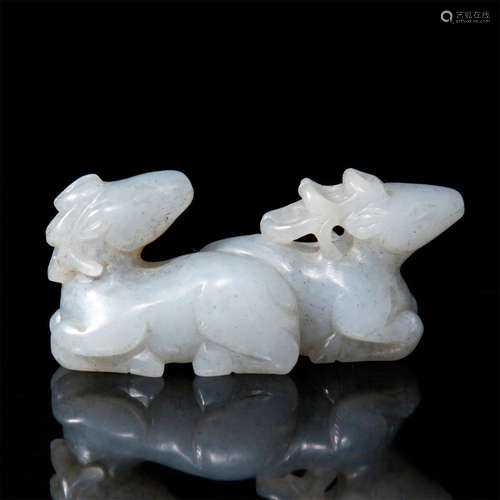 CHINESE CARVED JADE STUDY TWO RECUMBENT DEER