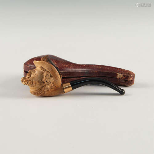 MEERSCHAUM CARVED PIPE: CAVALIER HEAD, FELT LINED CASE