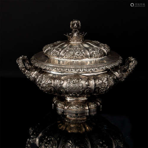 IMPRESSIVE GEORGE IV STERLING SILVER FOOTED TUREEN WITH HANDLES