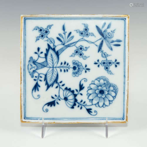 MEISSEN BLUE & WHITE PORCELAIN TRIVET