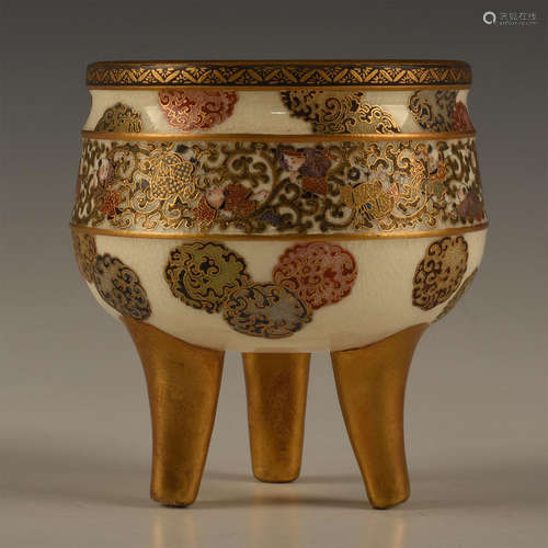 JAPANESE TRIPOD SATSUMA KORO WITH GILT AND CHRYSANTHEMUM MOTIF