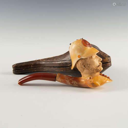 MEERSCHAUM CARVED PIPE: BRITISH OFFICER, WITH CASE