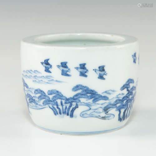 SMALL CHINESE PORCELAIN CENSOR OR BRUSHPOT