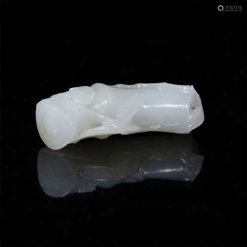 CHINESE CARVED WHITE JADE PENDANT BAMBOO AND LINGZHI