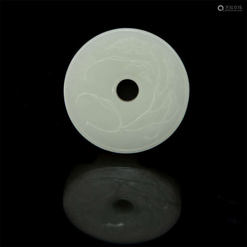 19TH/20TH CENTURY CHINESE CARVED WHITE JADE DISC SHAPED PENDANT