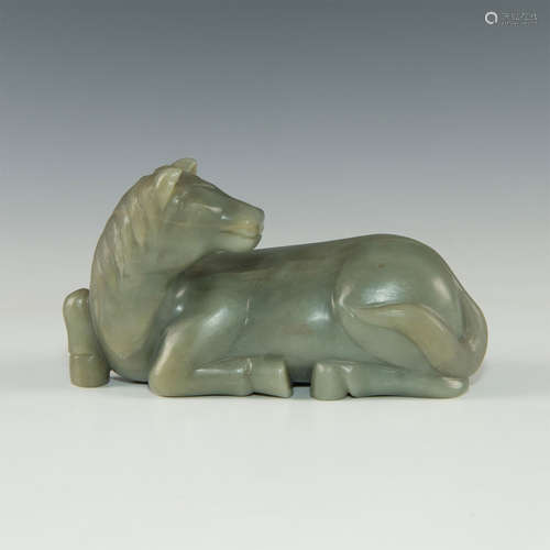 CHINESE CARVED JADE HORSE, ATTRIBUTED TO MING DYNASTY