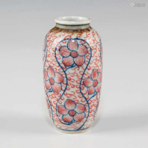 ANTIQUE CHINESE MINIATURE VASE, 19TH C.