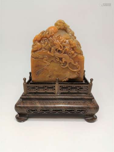 A LARGE TIAN HUANG STONE SEAL