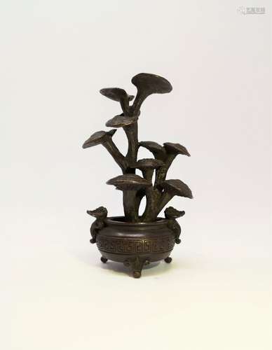 A SMALL FIGURINE OF LING-ZHI PLANT (RUYI)