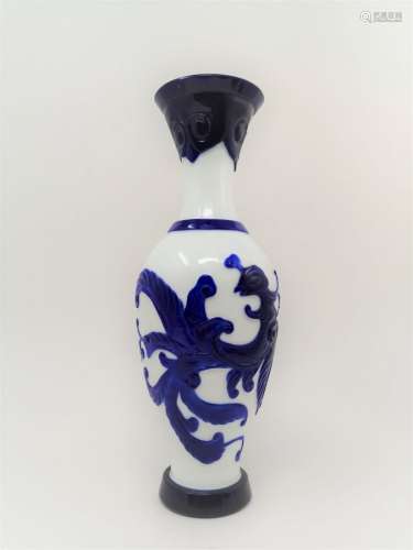 A BLUE AND WHITE PEKING GLASS VASE