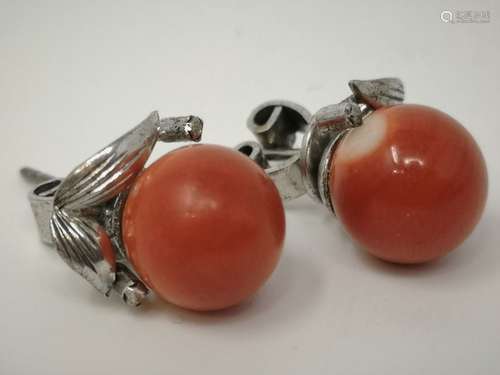 A PAIR OF CORAL EARRINGS