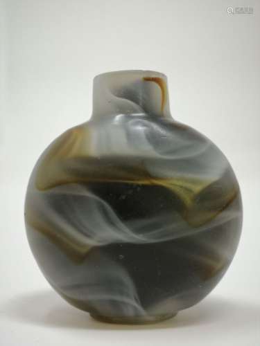 A PEKING GLASS (IMITATING ARGATE) SNUFF BOTTLE (D)