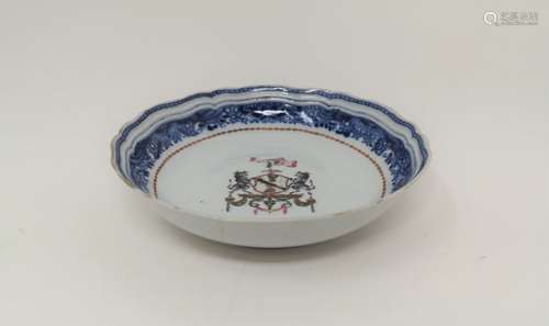 A COMMISSIONED BLUE AND WHITE PORCELAIN PLATE