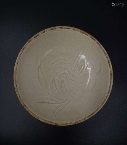 A SMALL DING YAO PLATE WITH DUCK DESIGN